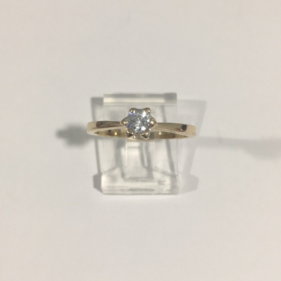10k Yellow Gold Solitaire Engagement 💍 Ring CZ 💎 - Picture 3 of 6